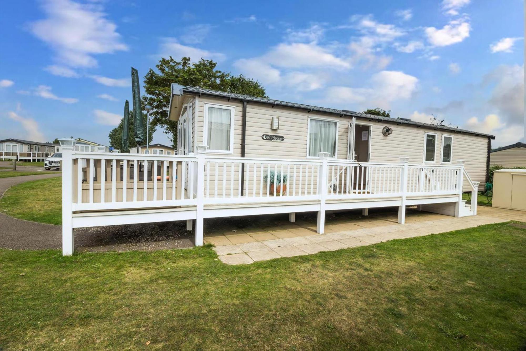 Campsite Beautiful 8 Berth Caravan For Hire At Seashore Haven Park In Norfolk Ref 22039c