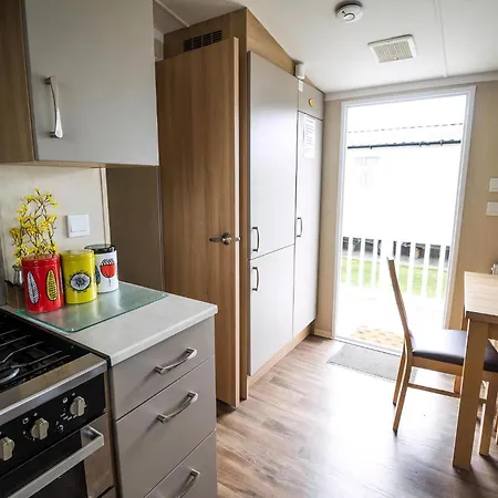 Beautiful 8 Berth Caravan For Hire At Seashore Haven Park In Norfolk Ref 22039C Great Yarmouth Exterior foto