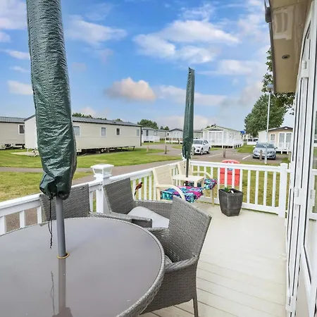 Beautiful 8 Berth Caravan For Hire At Seashore Haven Park In Norfolk Ref 22039C Great Yarmouth Exterior foto