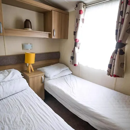 Beautiful 8 Berth Caravan For Hire At Seashore Haven Park In Norfolk Ref 22039C Great Yarmouth Exterior foto