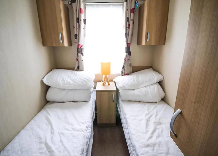 Beautiful 8 Berth Caravan For Hire At Seashore Haven Park In Norfolk Ref 22039C