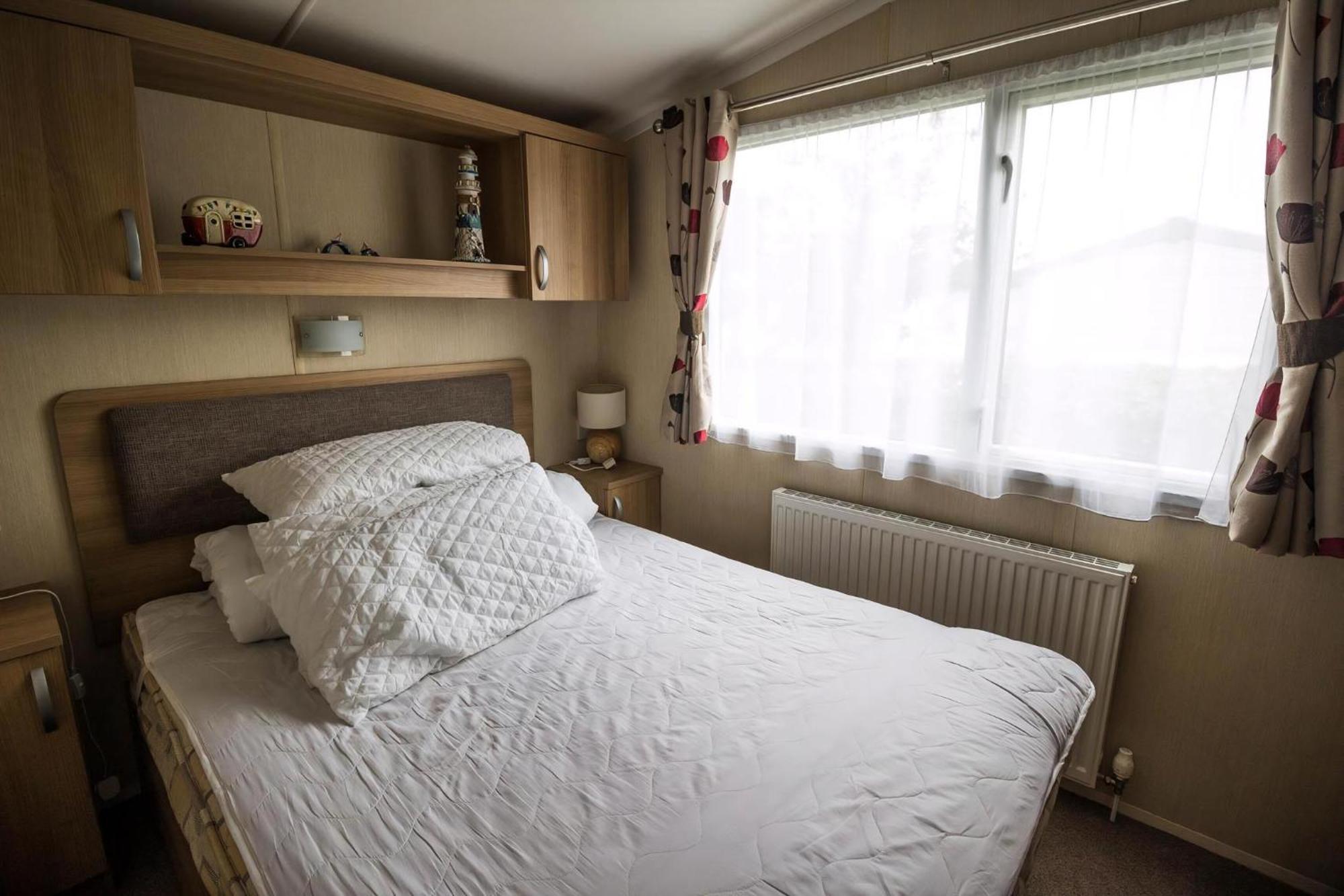 Beautiful 8 Berth Caravan For Hire At Seashore Haven Park In Norfolk Ref 22039c * Great Yarmouth
